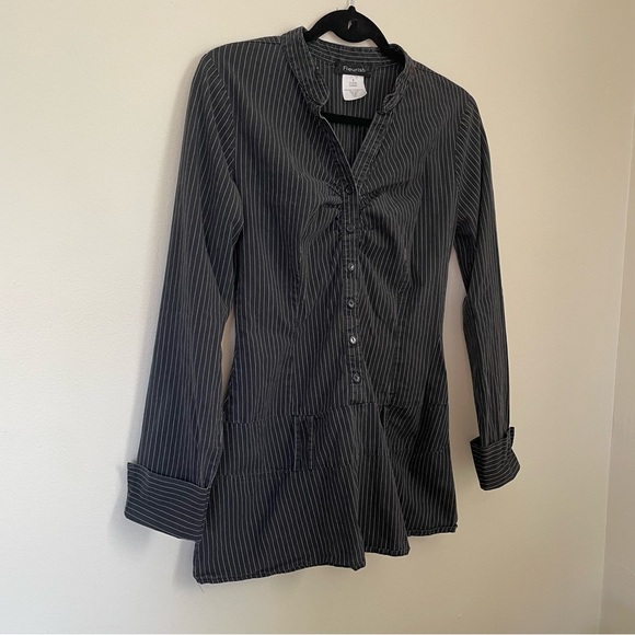 Fleurish | Black and White Pinstripe Button down | Size Small - Picture 2 of 11